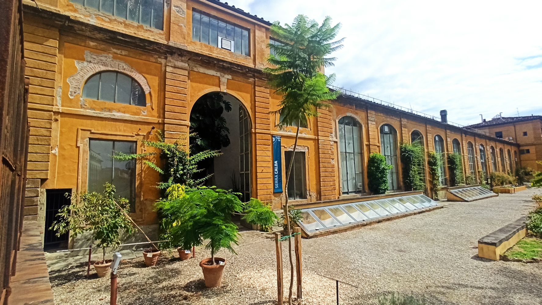 Florencia para pequeños exploradores: dinosaurios, cristales gigantes y jardines mágicos